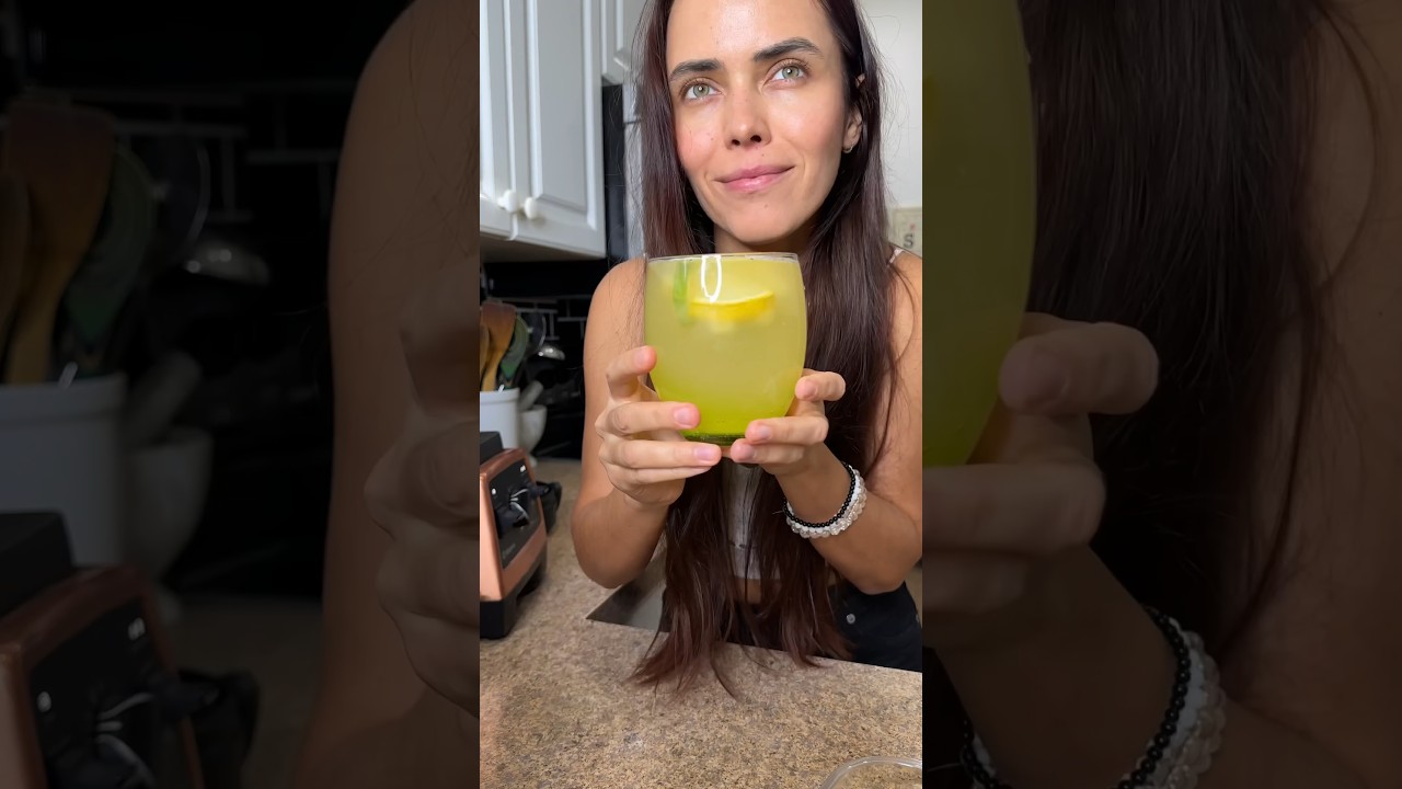 Aloe Vera detox Mocktail. Always tastes better with fun ice cubes. Healthy could taste good 