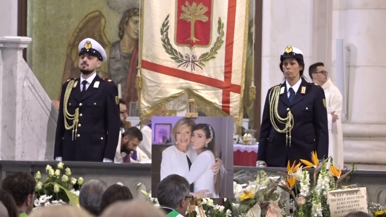 Lutto cittadino e chiesa gremita per i funerali di Rosa Mastrototaro e Margherita Di Liddo