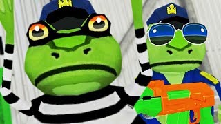 CRIMINAL FROG PRETENDS TO BE A POLICE FROG - Amazing Frog - Part 156 | Pungence