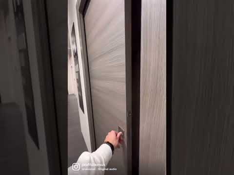 वीडियो: शानदार स्लाइडिंग दरवाजा प्रणाली: क्लेमेंस टोरग्लर द्वारा विकास [वीडियो]