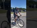 US President Biden falls off bike | Presidente Estadounidense cayó de bicicleta