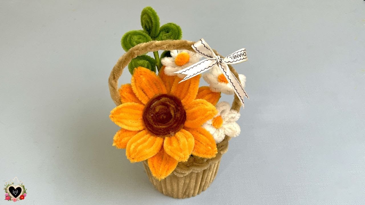 🌹Craft Flower🌹How to make a beautiful and easy Sunflower Basket with pipe Cleaner !