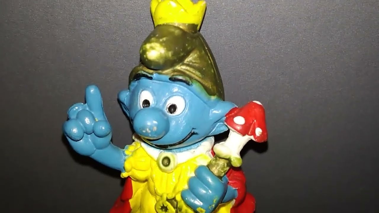 Emperor Smurf figure
