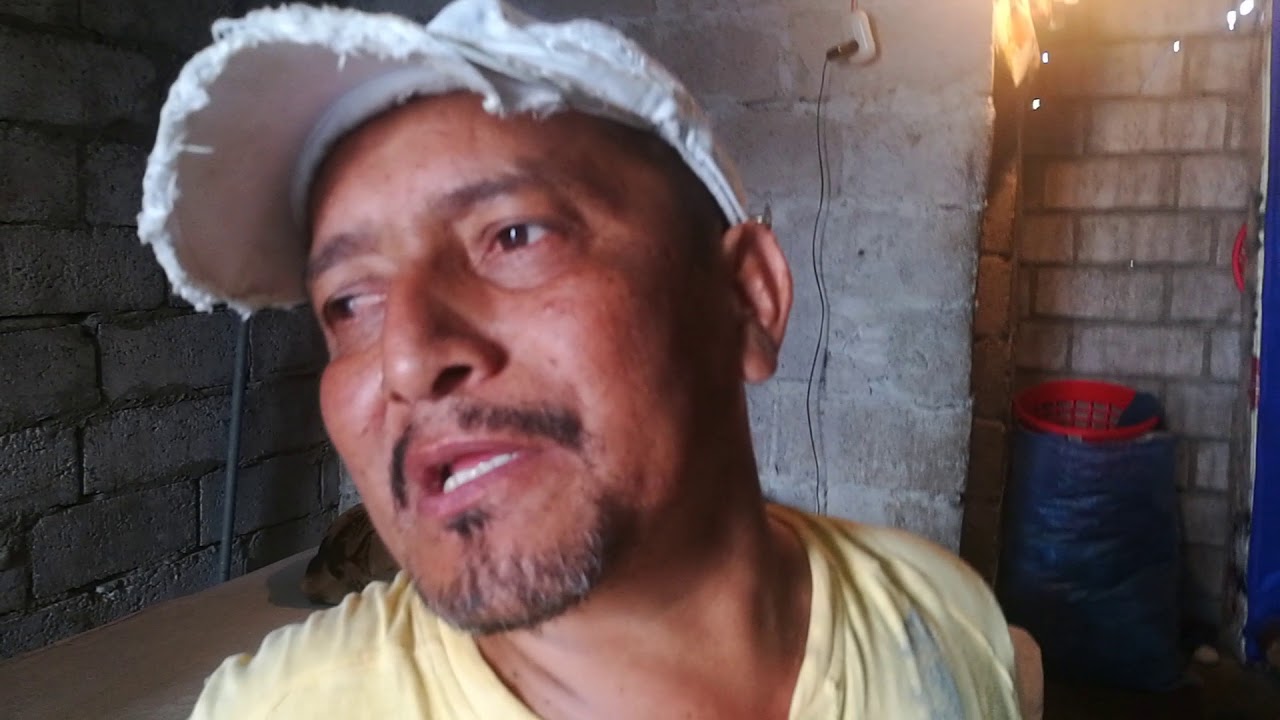 JORGITO tiene 27 años. Mide menos de un metro