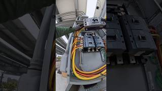 23 seconds to bring power back ⚡#electrician  #commercialsolar #solarpanels #renewableenergy