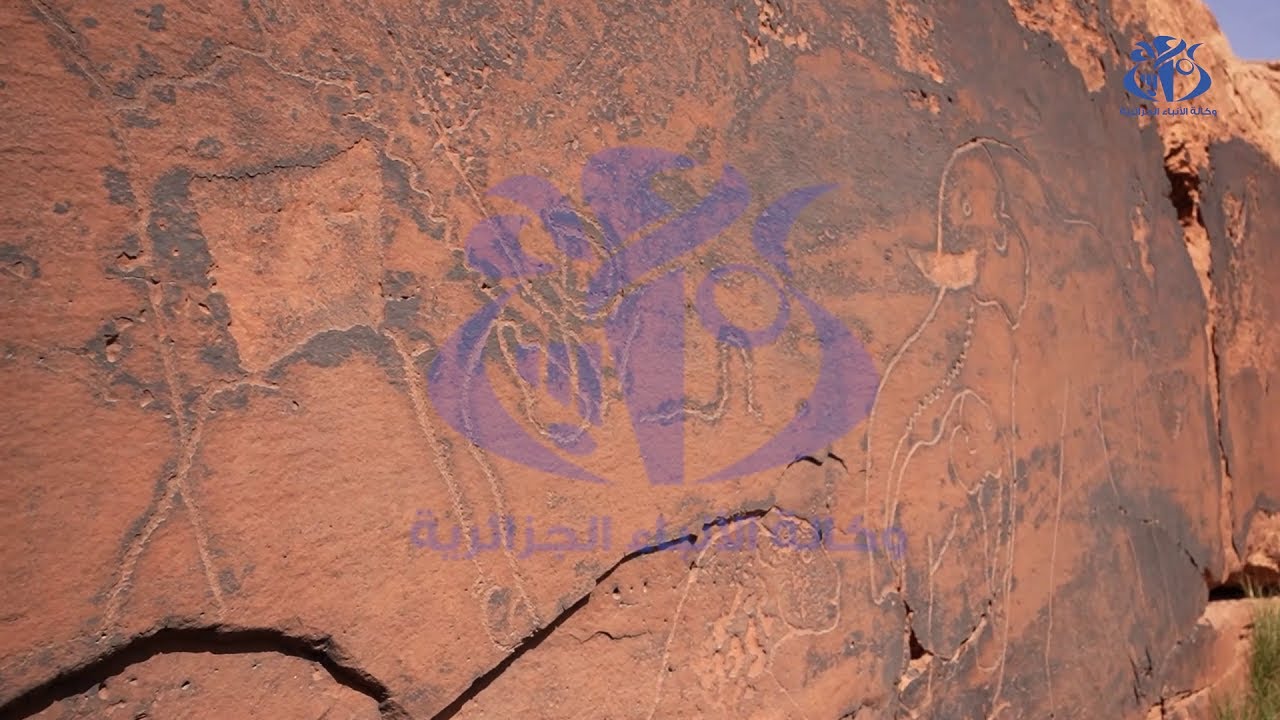 النقوش الصخرية سفيسيفة لوحة فنية تروي قصة الأمومة وحماية الطفولة العابرة للعصور