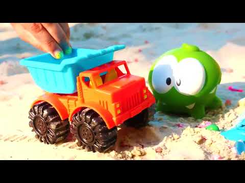 Игрушка Ам Ням играет в съедобное-несъедобное! 😋 Игры и видео про игрушки Om Nom