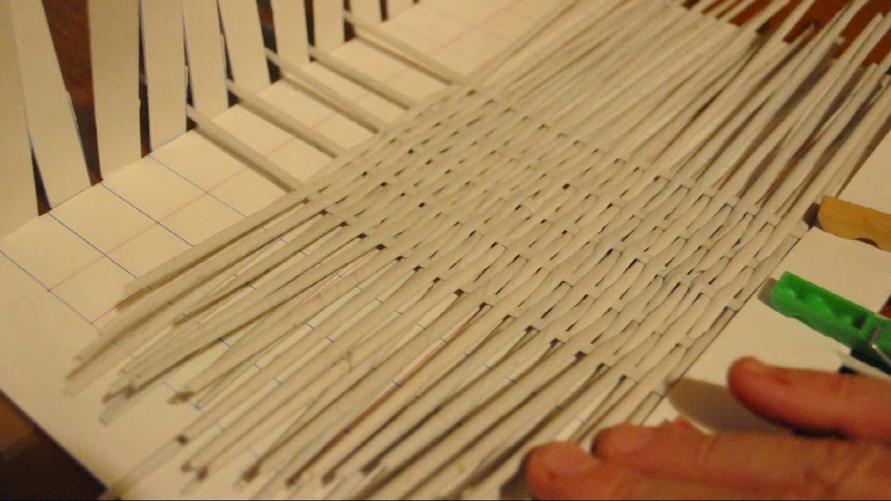 Telar de cartón (2): superficies trenzadas - YouTube