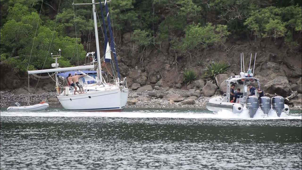 EP:48 Broken motor exhaust, broken depth sounder and a grounded boat rescue