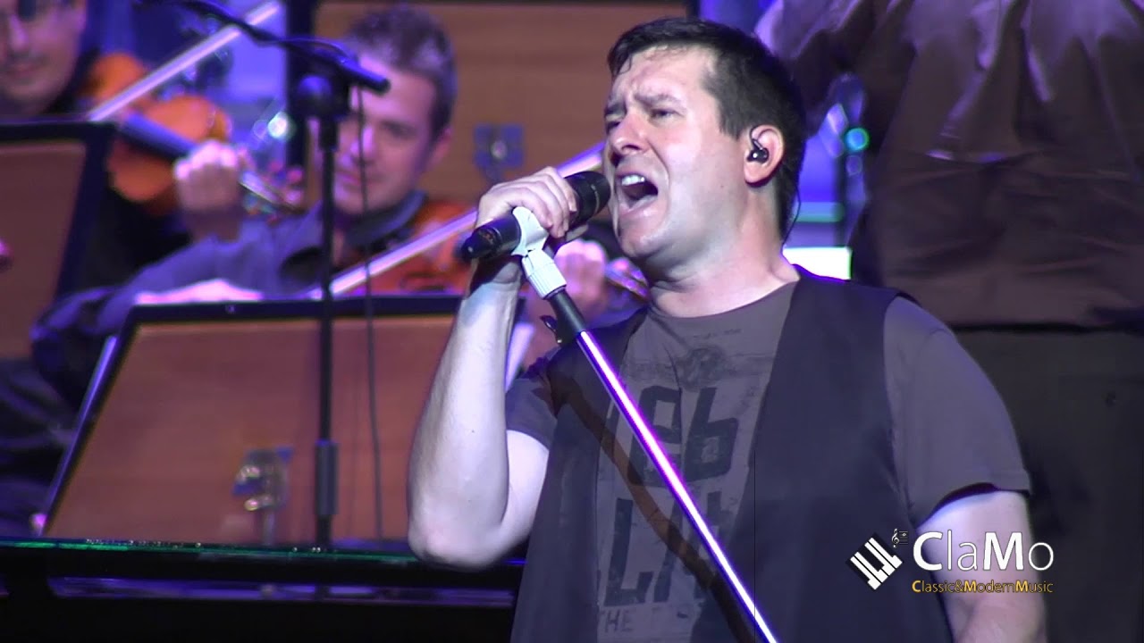 Unrisen Queen - The Show Must go On