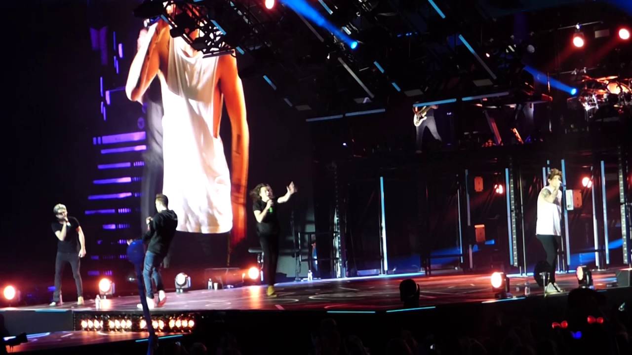 What Makes You Beautiful - One Direction - OTRA - Manchester - 04/10/15