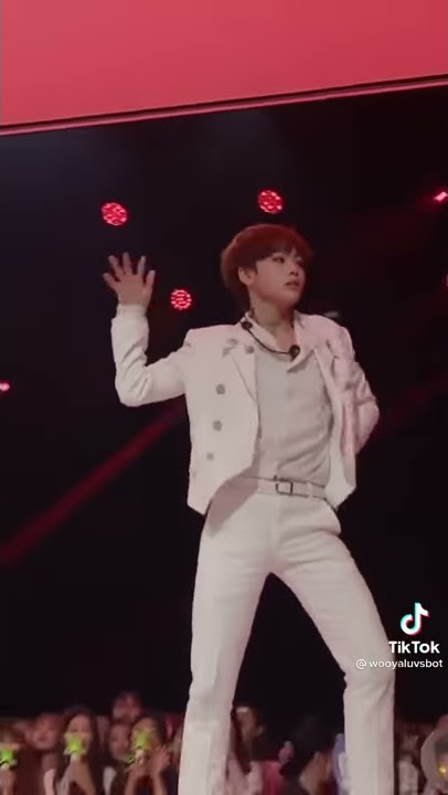 Hyeongjun from Gravity Dancing Snapping by Chungha.