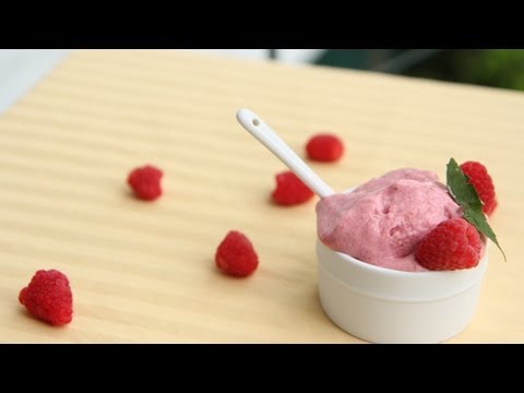 creamy-raspberry-sorbet-recipe---non-dairy-frozen-yogurt-alternative