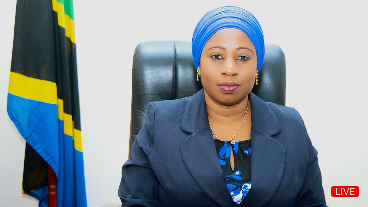 MHE. UMMY MWALIMU AKITANGAZA NAFASI ZA AJIRA. - YouTube