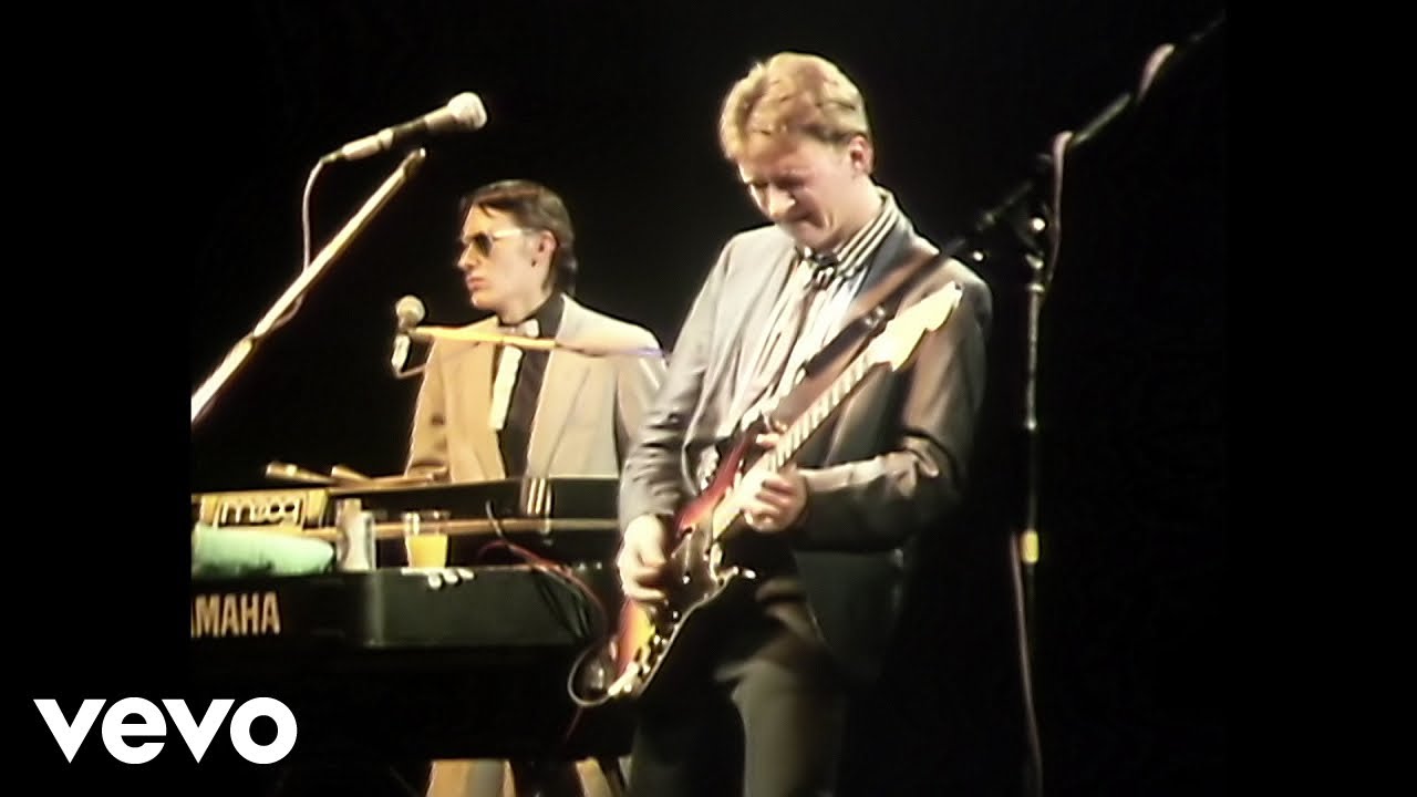 Squeeze – Pulling Mussels (From The Shell) (Live At The Regal Theatre, Hitchin / 1982)