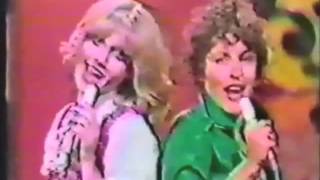 Olivia Newton-John - I'll Never Fall in Love Again (with Helen Reddy)