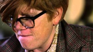 Brett Dennen Performs 'Out of my Head'