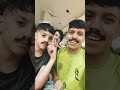 eles de bigode🥺💚💙🧡
