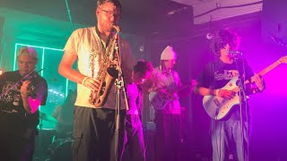 Feeling Like Children by Gingerbee [LIVE AT MARKET HOTEL]