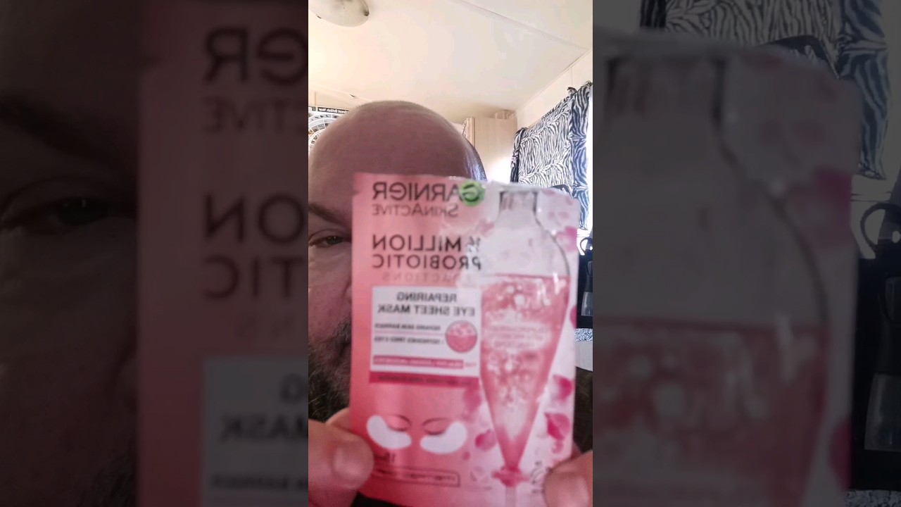 trying Garnier 1/2  Million Probiotic eye Sheet Masks for the 1st time