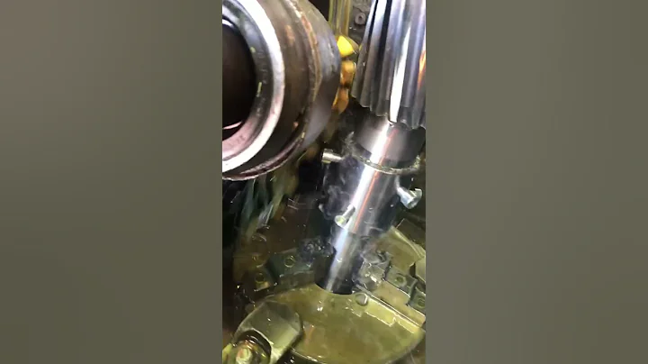 5К32 зубофрезерный станок. Косозубчатый шестерня. 🤘