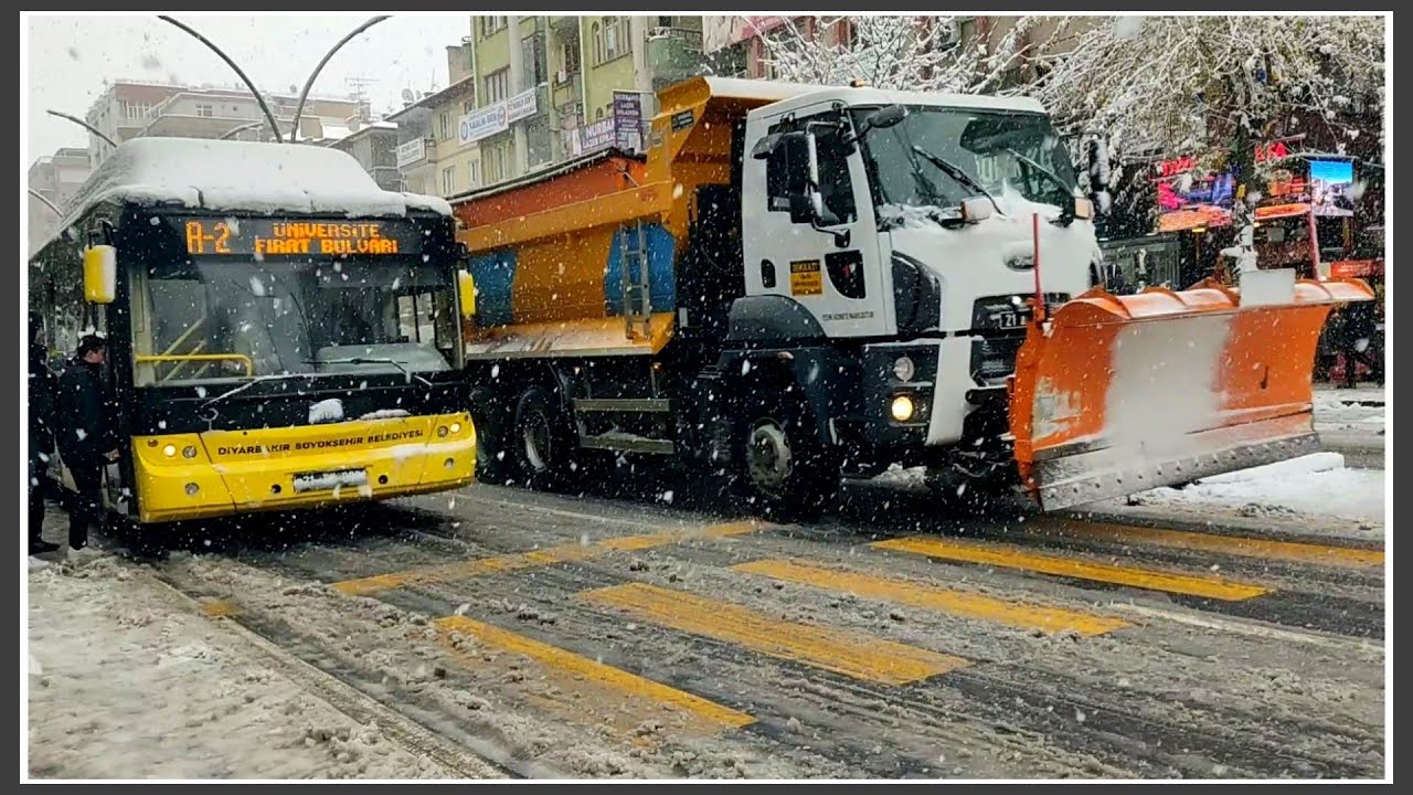 DİYARBAKIR'DA KAR YAĞIŞI VE OTOBÜSLER 