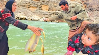 Download Lagu Osool-e Din \u0026 Khadijeh | Fishing, Care and Daily Life by the River MP3