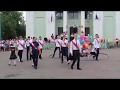 Танец выпускников с первоклассниками. Последний звонок 2018