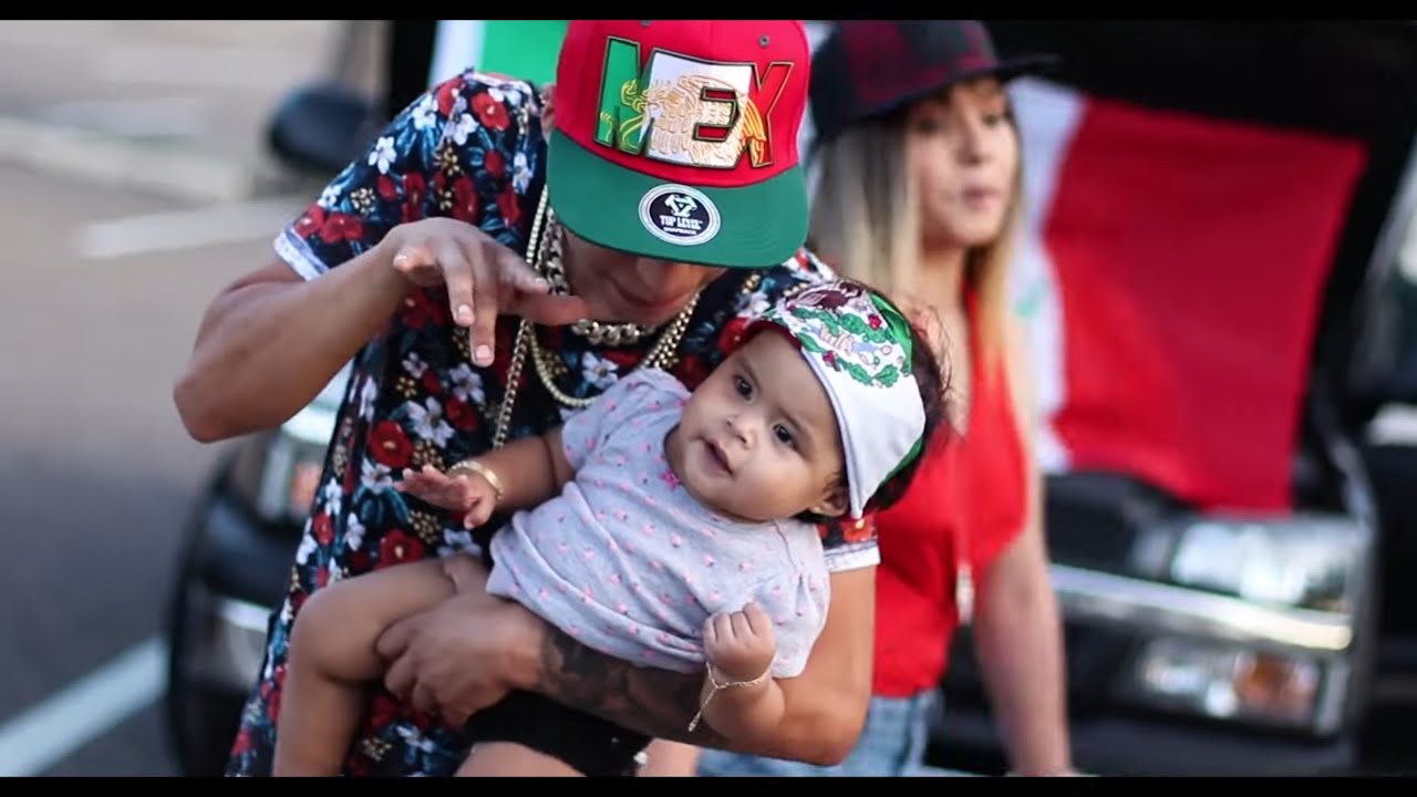 Smiley- Kumbia Rap 3 (Official Music Video) "Fuga Para El Valle Pork Tengo El Chekeson" auf YouTube ansehen Smiley- Kumbia Rap 3 (Official Music Video) "Fuga Para El Valle Pork Tengo El Chekeson" auf YouTube ansehen