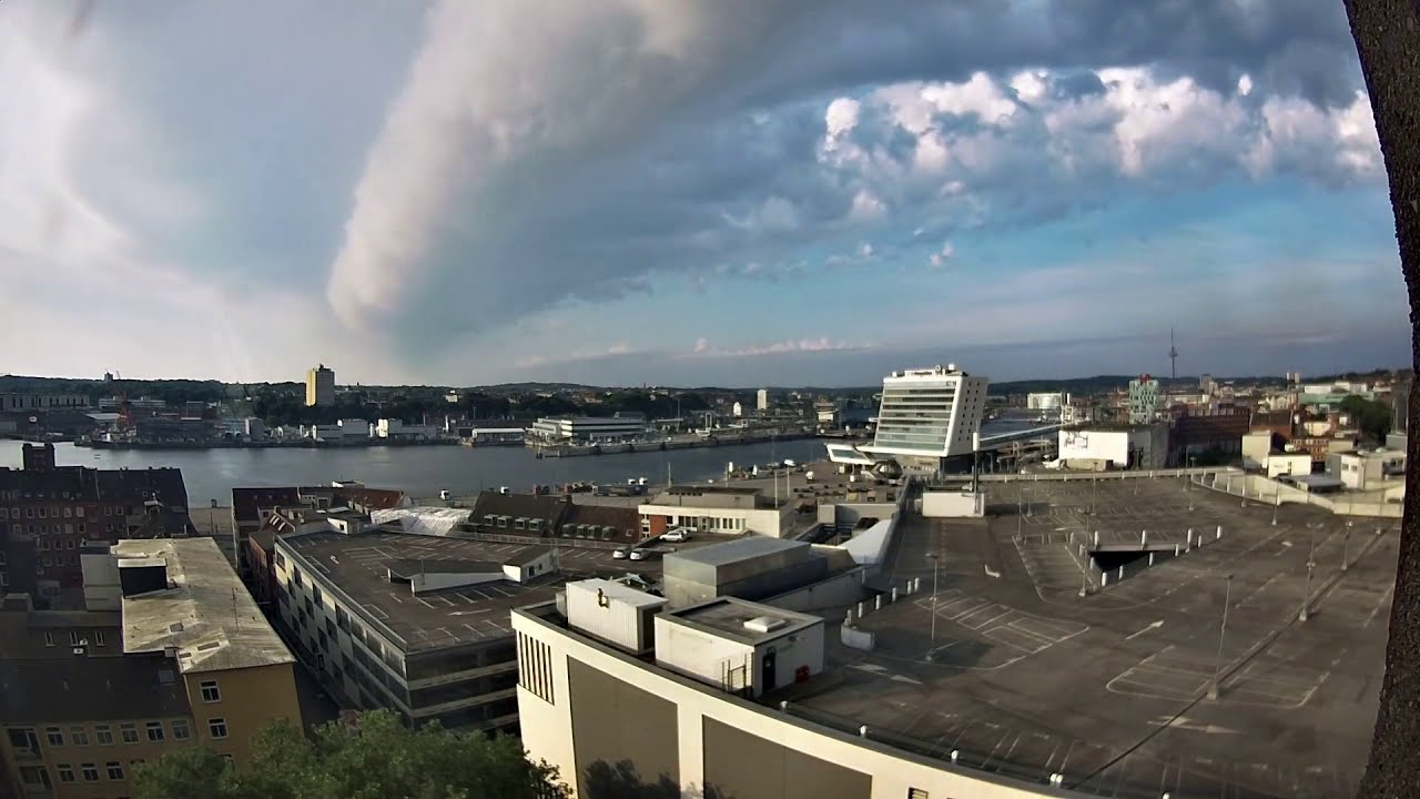 Roll Cloud über Kiel