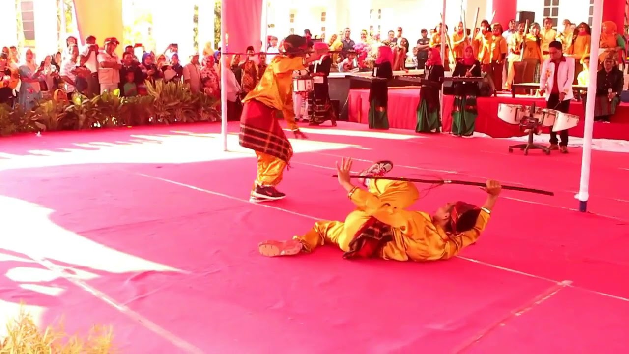 Buja Kadanda Tarian Prajurit Asli Bima Youtube Buja Kadanda Tarian Prajurit Asli Bima Youtube