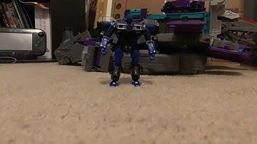 Transformers stop motion: Dropkick transformation.