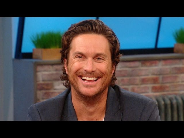 Oliver Hudson on What It Was Like Growing Up with Kate Hudson | Rachael Ray Show