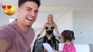 Austin and Elle Rate Catherine s Halloween Costumes