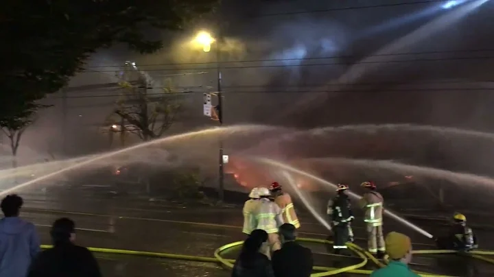 SALVATION ARMY ON HASTINGS BURNS DOWN.... : (