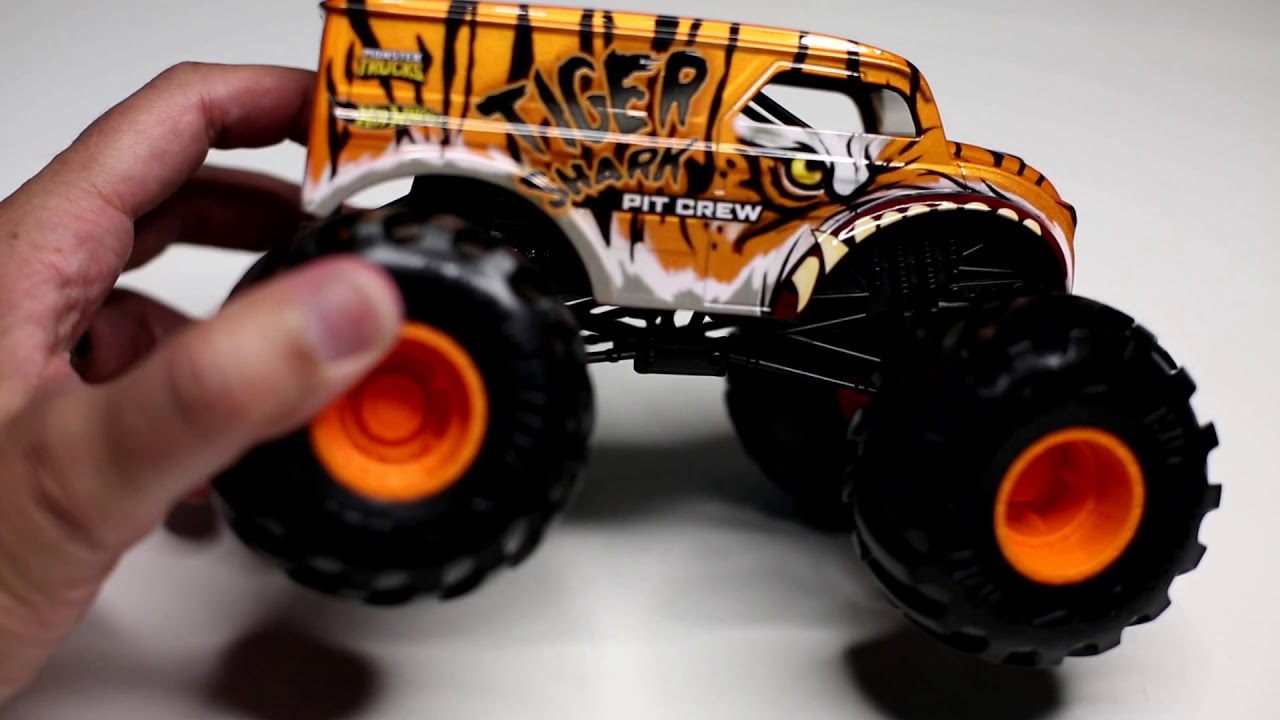 Tiger Shark Pit Crew!! Hot Wheels Monster Trucks 1:24 Scale! - YouTube