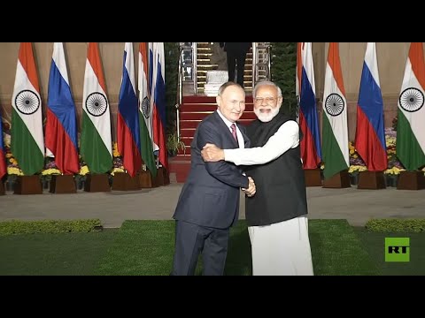 بوتين يصل إلى نيودلهي لإجراء محادثات مع رئيس الوزراء الهندي ناريندرا مودي