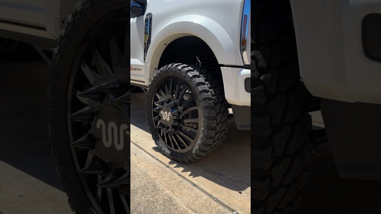 28” JTX Forged wheels with floating King Ranch center caps 