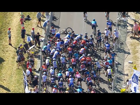 L'énorme chute du peloton avant le sprint pour la 2e étape du Tour de France