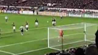 Arsenal vs Juventus - Juventini sing
