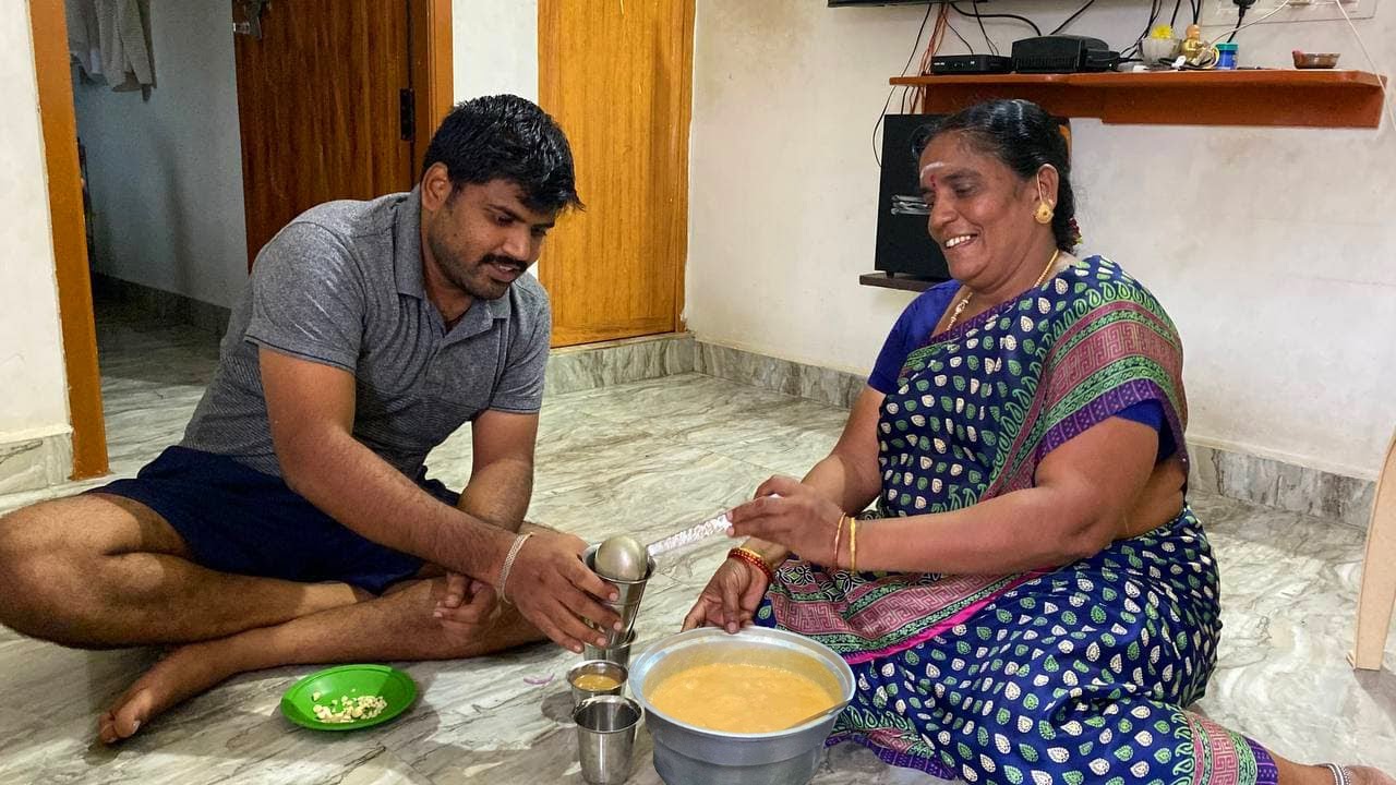 இட்லிக்கு மாவு ஆட்டும் போதெல்லாம் இத செஞ்சு பாருங்க, அசத்தலா இருக்கும்😋 Amma Kai Pakkuvam