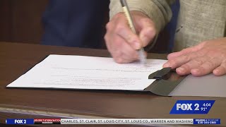 St. Louis mayor approves pay raises for civil service workers