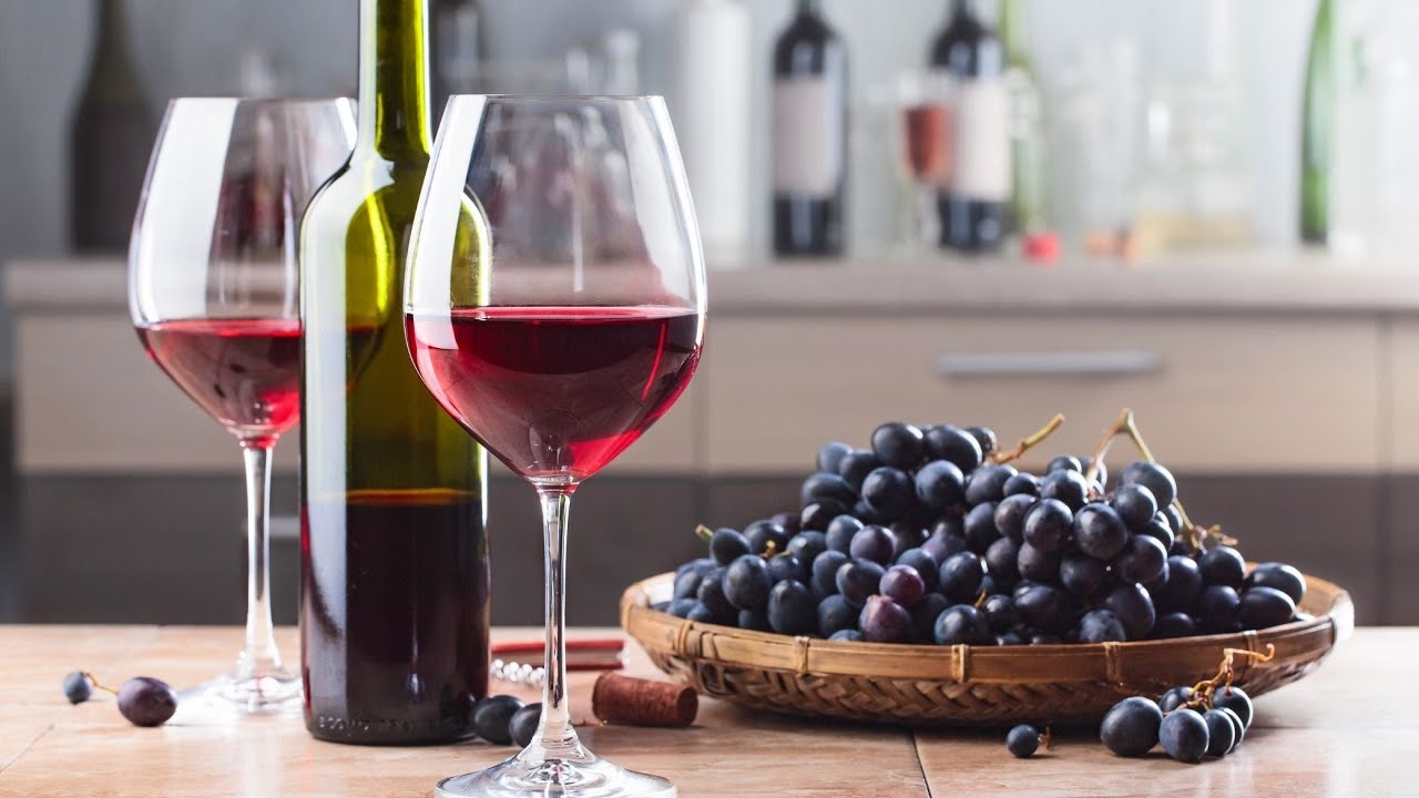 Drink Red Wine " Lindeman's Cawarra " to celebrate over 4,150 people subscribed to my channel