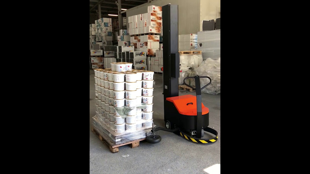 Önjáró raklapfóliázó robot - YouTube