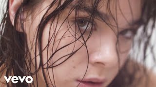 Video thumbnail of "Hailee Steinfeld - Wrong Direction"