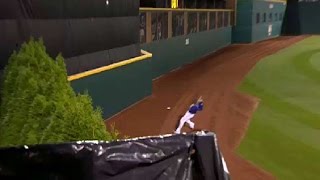 Holt's great catch seals Clippers' win