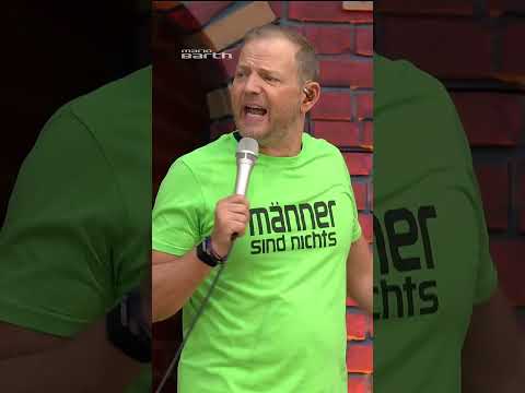22.000 Leute gucken zu. Ihm egal. Die Eier muss man haben.