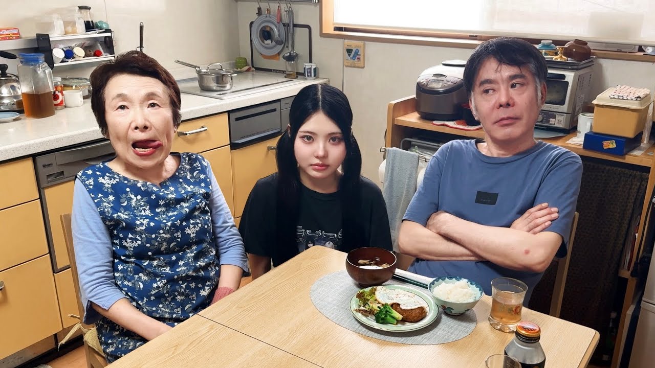 婆ちゃんと54歳ひきこもりの父親の1日に密着。深刻な家族の姿…娘と祖母で料理を作ります