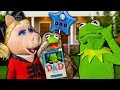 Miss Piggy SURPRISES Kermit the Frog with Fathers Day Baby!