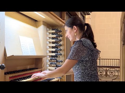 J.S. BACH - Prelude in C minor, BWV 999 (Anne-Isabelle de Parcevaux, organ)